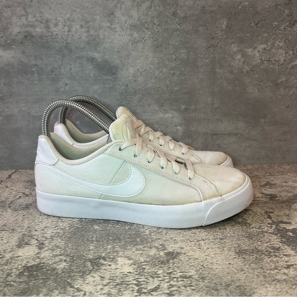 Nike Court Royale Sneakers Womens sz 8.5 - white - Picture 1 of 9